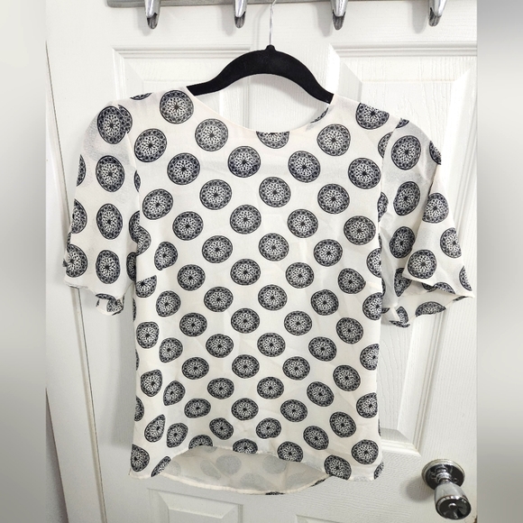 H&M Short Sleeve Blouse - Picture 1 of 3